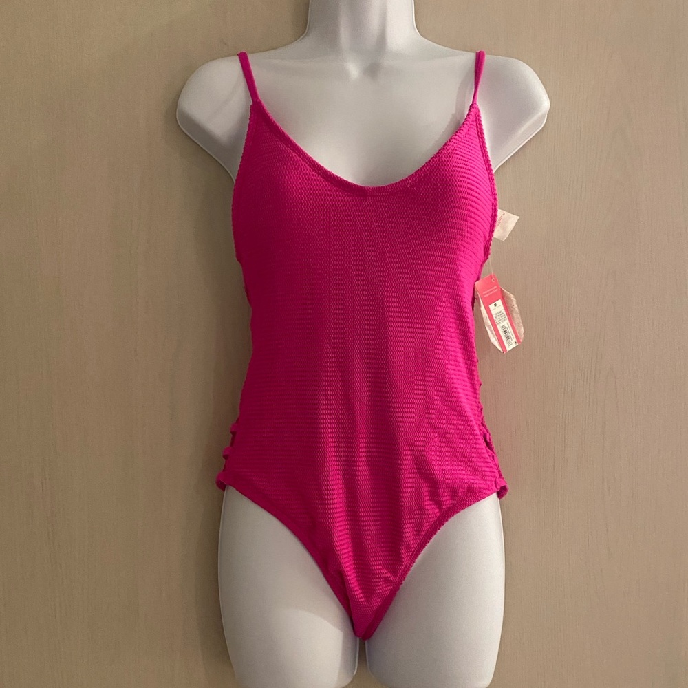 Xhilaration pink swimsuit NWT Medium